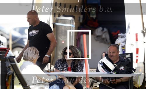 Maria Hoop 10 mei 2025
Sieneke met haar nieuwe vriend Barry Maessen en haar zoontje Dani bij autospeedway wedstrijden in Maria Hoop .