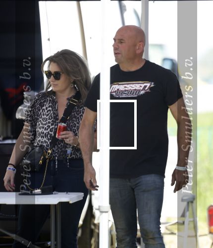 Maria Hoop 10 mei 2025
Sieneke met haar nieuwe vriend Barry Maessen en haar zoontje Dani bij autospeedway wedstrijden in Maria Hoop .