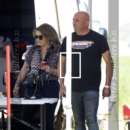 Maria Hoop 10 mei 2025
Sieneke met haar nieuwe vriend Barry Maessen en haar zoontje Dani bij autospeedway wedstrijden in Maria Hoop .