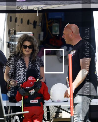 Maria Hoop 10 mei 2025
Sieneke met haar nieuwe vriend Barry Maessen en haar zoontje Dani bij autospeedway wedstrijden in Maria Hoop .