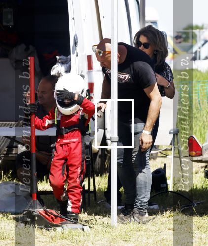 Maria Hoop 10 mei 2025
Sieneke met haar nieuwe vriend Barry Maessen en haar zoontje Dani bij autospeedway wedstrijden in Maria Hoop .