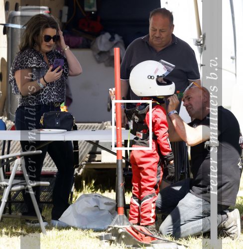 Maria Hoop 10 mei 2025
Sieneke met haar nieuwe vriend Barry Maessen en haar zoontje Dani bij autospeedway wedstrijden in Maria Hoop .