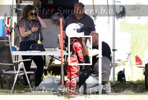 Maria Hoop 10 mei 2025
Sieneke met haar nieuwe vriend Barry Maessen en haar zoontje Dani bij autospeedway wedstrijden in Maria Hoop .