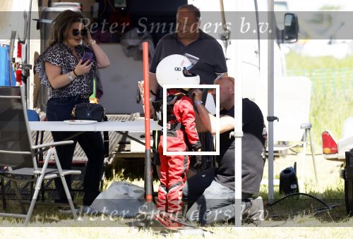 Maria Hoop 10 mei 2025
Sieneke met haar nieuwe vriend Barry Maessen en haar zoontje Dani bij autospeedway wedstrijden in Maria Hoop .