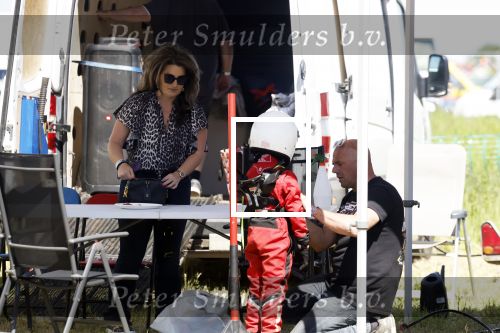 Maria Hoop 10 mei 2025
Sieneke met haar nieuwe vriend Barry Maessen en haar zoontje Dani bij autospeedway wedstrijden in Maria Hoop .