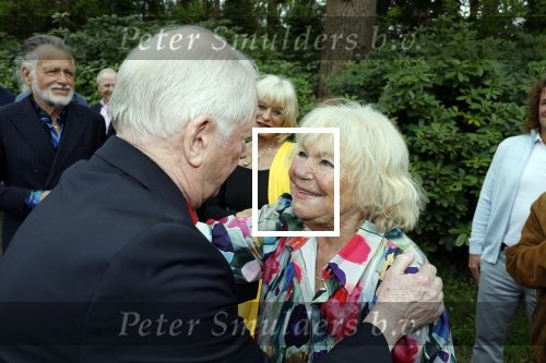 Renkum 21 april 2025
Ronnie Tober 80 jaar . Hij geeft feest in restaurant Campman in Renkum . Zijn partner Jan Jochems is natuurlijk aanwezig . Tineke de Nooij en Ronnie Tober