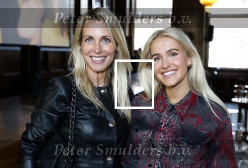 Amsterdam 8 mei 2025
Premiere dochters tijdens het event van friends of the brands in hotel the Grand . Vivian Reys kwam met dochter Day Ewbank