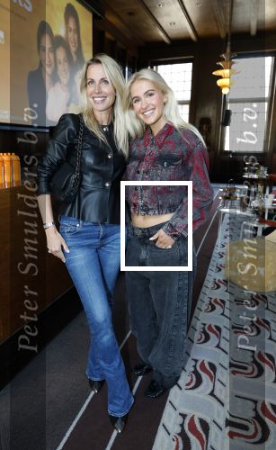 Amsterdam 8 mei 2025
Premiere dochters tijdens het event van friends of the brands in hotel the Grand . Vivian Reys kwam met dochter Day Ewbank