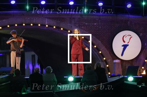 Amsterdam 5 mei 2026
5 mei Concert op de Amstel voor bevrijdingsdag . Koning Willem Alexander en Koningin Maxima zijn aanwezig .
Tineke Schouten en Splinter Chabot presenteren het . De artiesten die opterden zijn Roxeanne Hazes Acda en de Munnik Miss Envy Peru Edsilia Rombley Rolf Sanches en Fleur Raateland . Jamai Looman is dirigent .
