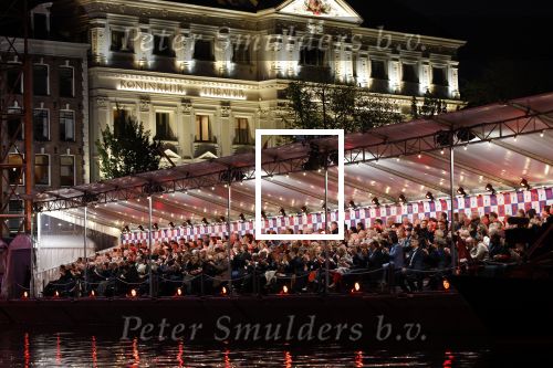 Amsterdam 5 mei 2026
5 mei Concert op de Amstel voor bevrijdingsdag . Koning Willem Alexander en Koningin Maxima zijn aanwezig .
Tineke Schouten en Splinter Chabot presenteren het . De artiesten die opterden zijn Roxeanne Hazes Acda en de Munnik Miss Envy Peru Edsilia Rombley Rolf Sanches en Fleur Raateland . Jamai Looman is dirigent .