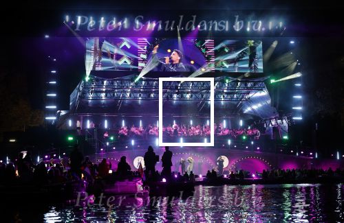 Amsterdam 5 mei 2026
5 mei Concert op de Amstel voor bevrijdingsdag . Koning Willem Alexander en Koningin Maxima zijn aanwezig .
Tineke Schouten en Splinter Chabot presenteren het . De artiesten die opterden zijn Roxeanne Hazes Acda en de Munnik Miss Envy Peru Edsilia Rombley Rolf Sanches en Fleur Raateland . Jamai Looman is dirigent .