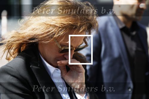 s Gravenzande 1 mei 2026
Begrafenis Jade Kops . Koningin Maxima heeft een mooi bloemstuk gestuurd . Astrid Holleeder