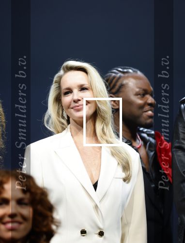 Amsterdam 11 mei 2026
Castpresentatie nieuwe versie musical Cabaret in het deLaMar theater -De cast bestaat oa uit : Hajo Bruins, Sylvia Poorta, Gaia Aikman, Chantal Janzen, Milan Sekeris, Freek Bartels,Marisa van Eyle en Valentijn Bernard