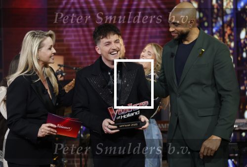 Hilversum 8 mei 2026
Finale van the Voice of Holland met Chantal janzen en Edson da Graca . De coaches zijn Suzen & freek Willie Wartaal Dinand Woesthoff en Ilse de Lange . de Finalisten Ruben Hillen Nieloefaar Bahadori Sanne v Assouw en Thijs Veldhuis . De bekendmaking was in RTL Tonight met Humberto Tan als presentator.