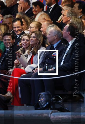 Amsterdam 5 mei 2026
5 mei Concert op de Amstel voor bevrijdingsdag . Koning Willem Alexander en Koningin Maxima zijn aanwezig .
Tineke Schouten en Splinter Chabot presenteren het . De artiesten die opterden zijn Roxeanne Hazes Acda en de Munnik Miss Envy Peru Edsilia Rombley Rolf Sanches en Fleur Raateland . Jamai Looman is dirigent .