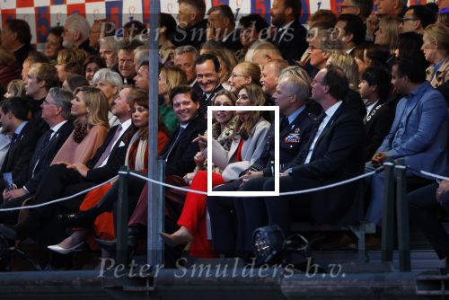 Amsterdam 5 mei 2026
5 mei Concert op de Amstel voor bevrijdingsdag . Koning Willem Alexander en Koningin Maxima zijn aanwezig .
Tineke Schouten en Splinter Chabot presenteren het . De artiesten die opterden zijn Roxeanne Hazes Acda en de Munnik Miss Envy Peru Edsilia Rombley Rolf Sanches en Fleur Raateland . Jamai Looman is dirigent .