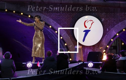 Amsterdam 5 mei 2026
5 mei Concert op de Amstel voor bevrijdingsdag . Koning Willem Alexander en Koningin Maxima zijn aanwezig .
Tineke Schouten en Splinter Chabot presenteren het . De artiesten die opterden zijn Roxeanne Hazes Acda en de Munnik Miss Envy Peru Edsilia Rombley Rolf Sanches en Fleur Raateland . Jamai Looman is dirigent .