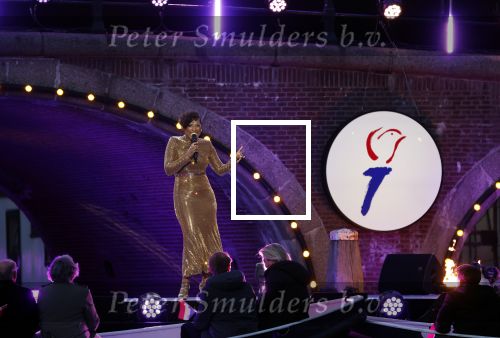 Amsterdam 5 mei 2026
5 mei Concert op de Amstel voor bevrijdingsdag . Koning Willem Alexander en Koningin Maxima zijn aanwezig .
Tineke Schouten en Splinter Chabot presenteren het . De artiesten die opterden zijn Roxeanne Hazes Acda en de Munnik Miss Envy Peru Edsilia Rombley Rolf Sanches en Fleur Raateland . Jamai Looman is dirigent .