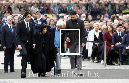 Amsterdam 4 mei 2026
Dodenherdenking 2026 op de dam met oa aanwezig Koning Willem Alexander en Koningin Maxima . Familie Klemann ( Monique en Suzanne)