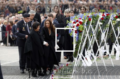 Amsterdam 4 mei 2026
Dodenherdenking 2026 op de dam met oa aanwezig Koning Willem Alexander en Koningin Maxima . Familie Klemann ( Monique en Suzanne)