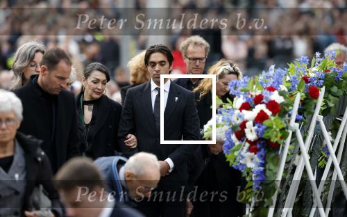 Amsterdam 4 mei 2026
Dodenherdenking 2026 op de dam met oa aanwezig Koning Willem Alexander en Koningin Maxima . Familie Klemann ( Monique en Suzanne)