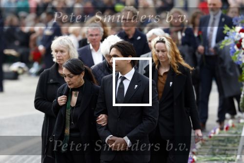 Amsterdam 4 mei 2026
Dodenherdenking 2026 op de dam met oa aanwezig Koning Willem Alexander en Koningin Maxima . Familie Klemann ( Monique en Suzanne)