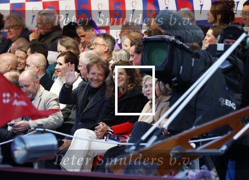 Amsterdam 5 mei 2026
5 mei Concert op de Amstel voor bevrijdingsdag . Koning Willem Alexander en Koningin Maxima zijn aanwezig .
Tineke Schouten en Splinter Chabot presenteren het . De artiesten die opterden zijn Roxeanne Hazes Acda en de Munnik Miss Envy Peru Edsilia Rombley Rolf Sanches en Fleur Raateland . Jamai Looman is dirigent . Frank Houben en vrouw