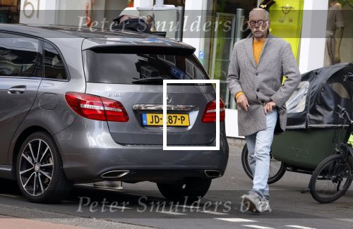Amsterdam 11 mei 2026
Frans Mulder met partner op de beethovenstraat