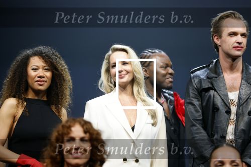 Amsterdam 11 mei 2026
Castpresentatie nieuwe versie musical Cabaret in het deLaMar theater -De cast bestaat oa uit : Hajo Bruins, Sylvia Poorta, Gaia Aikman, Chantal Janzen, Milan Sekeris, Freek Bartels,Marisa van Eyle en Valentijn Bernard