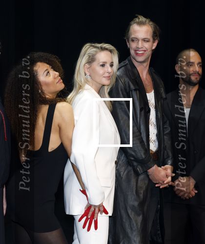Amsterdam 11 mei 2026
Castpresentatie nieuwe versie musical Cabaret in het deLaMar theater -De cast bestaat oa uit : Hajo Bruins, Sylvia Poorta, Gaia Aikman, Chantal Janzen, Milan Sekeris, Freek Bartels,Marisa van Eyle en Valentijn Bernard