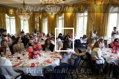 Amsterdam 11 mei 2026
Presenatie nieuwe how about you veiligheids app in het Amstel Hotel . Geeta Girdhari is de initiatiefnemer van de app.