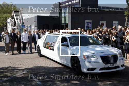 s Gravenzande 1 mei 2026
Begrafenis Jade Kops . Koningin Maxima heeft een mooi bloemstuk gestuurd