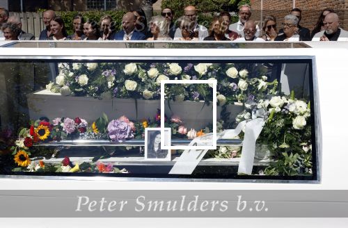 s Gravenzande 1 mei 2026
Begrafenis Jade Kops . Koningin Maxima heeft een mooi bloemstuk gestuurd