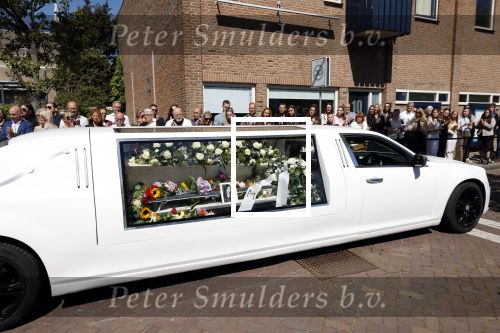 s Gravenzande 1 mei 2026
Begrafenis Jade Kops . Koningin Maxima heeft een mooi bloemstuk gestuurd