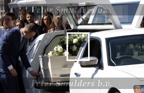 s Gravenzande 1 mei 2026
Begrafenis Jade Kops . Koningin Maxima heeft een mooi bloemstuk gestuurd