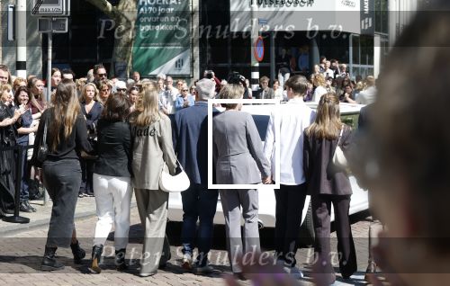 s Gravenzande 1 mei 2026
Begrafenis Jade Kops . Koningin Maxima heeft een mooi bloemstuk gestuurd