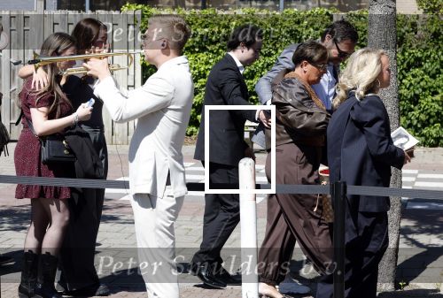 s Gravenzande 1 mei 2026
Begrafenis Jade Kops . Koningin Maxima heeft een mooi bloemstuk gestuurd