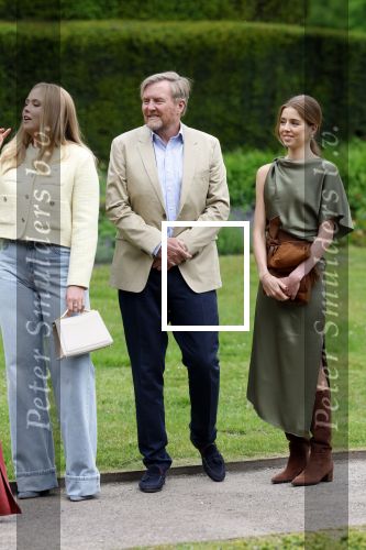 Den Haag 21 mei 2026
Fotouurtje met de koninklijke familie in de Hollandse tuin van Park Clingendael . Aanwezig Koning Willem Alexander Koningin Maxima Prinses Amalia Prinses Alexia en Prinses Ariane .