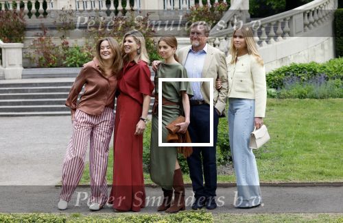 Den Haag 21 mei 2026
Fotouurtje met de koninklijke familie in de Hollandse tuin van Park Clingendael . Aanwezig Koning Willem Alexander Koningin Maxima Prinses Amalia Prinses Alexia en Prinses Ariane .