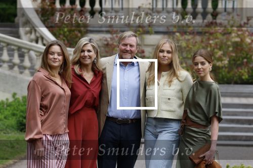 Den Haag 21 mei 2026
Fotouurtje met de koninklijke familie in de Hollandse tuin van Park Clingendael . Aanwezig Koning Willem Alexander Koningin Maxima Prinses Amalia Prinses Alexia en Prinses Ariane .