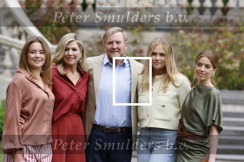 Den Haag 21 mei 2026
Fotouurtje met de koninklijke familie in de Hollandse tuin van Park Clingendael . Aanwezig Koning Willem Alexander Koningin Maxima Prinses Amalia Prinses Alexia en Prinses Ariane .