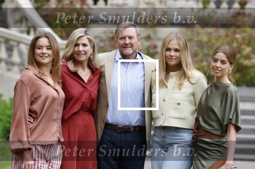 Den Haag 21 mei 2026
Fotouurtje met de koninklijke familie in de Hollandse tuin van Park Clingendael . Aanwezig Koning Willem Alexander Koningin Maxima Prinses Amalia Prinses Alexia en Prinses Ariane .