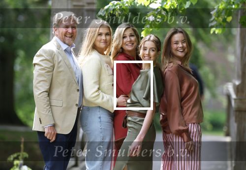 Den Haag 21 mei 2026
Fotouurtje met de koninklijke familie in de Hollandse tuin van Park Clingendael . Aanwezig Koning Willem Alexander Koningin Maxima Prinses Amalia Prinses Alexia en Prinses Ariane .