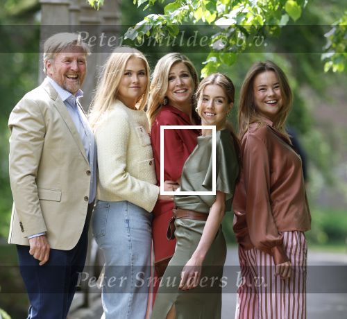 Den Haag 21 mei 2026
Fotouurtje met de koninklijke familie in de Hollandse tuin van Park Clingendael . Aanwezig Koning Willem Alexander Koningin Maxima Prinses Amalia Prinses Alexia en Prinses Ariane .