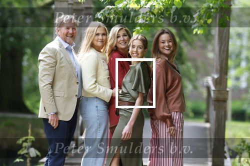 Den Haag 21 mei 2026
Fotouurtje met de koninklijke familie in de Hollandse tuin van Park Clingendael . Aanwezig Koning Willem Alexander Koningin Maxima Prinses Amalia Prinses Alexia en Prinses Ariane .