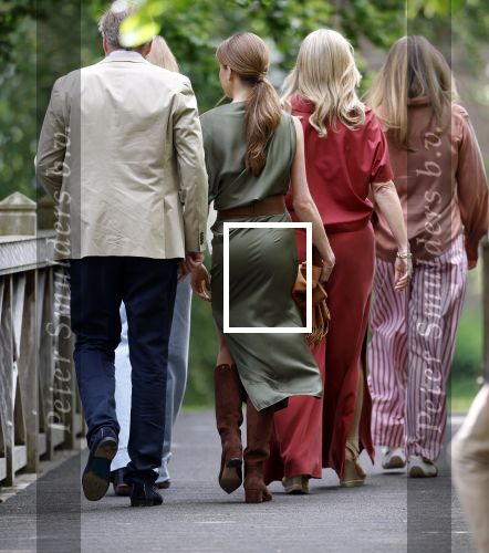 Den Haag 21 mei 2026
Fotouurtje met de koninklijke familie in de Hollandse tuin van Park Clingendael . Aanwezig Koning Willem Alexander Koningin Maxima Prinses Amalia Prinses Alexia en Prinses Ariane .