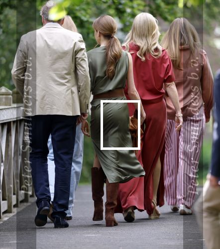 Den Haag 21 mei 2026
Fotouurtje met de koninklijke familie in de Hollandse tuin van Park Clingendael . Aanwezig Koning Willem Alexander Koningin Maxima Prinses Amalia Prinses Alexia en Prinses Ariane .