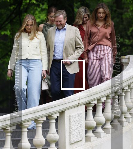 Den Haag 21 mei 2026
Fotouurtje met de koninklijke familie in de Hollandse tuin van Park Clingendael . Aanwezig Koning Willem Alexander Koningin Maxima Prinses Amalia Prinses Alexia en Prinses Ariane .
