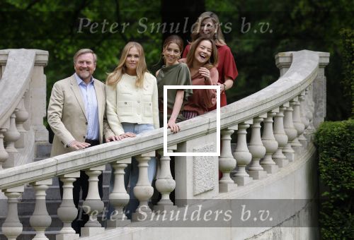 Den Haag 21 mei 2026
Fotouurtje met de koninklijke familie in de Hollandse tuin van Park Clingendael . Aanwezig Koning Willem Alexander Koningin Maxima Prinses Amalia Prinses Alexia en Prinses Ariane .