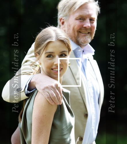 Den Haag 21 mei 2026
Fotouurtje met de koninklijke familie in de Hollandse tuin van Park Clingendael . Aanwezig Koning Willem Alexander Koningin Maxima Prinses Amalia Prinses Alexia en Prinses Ariane .